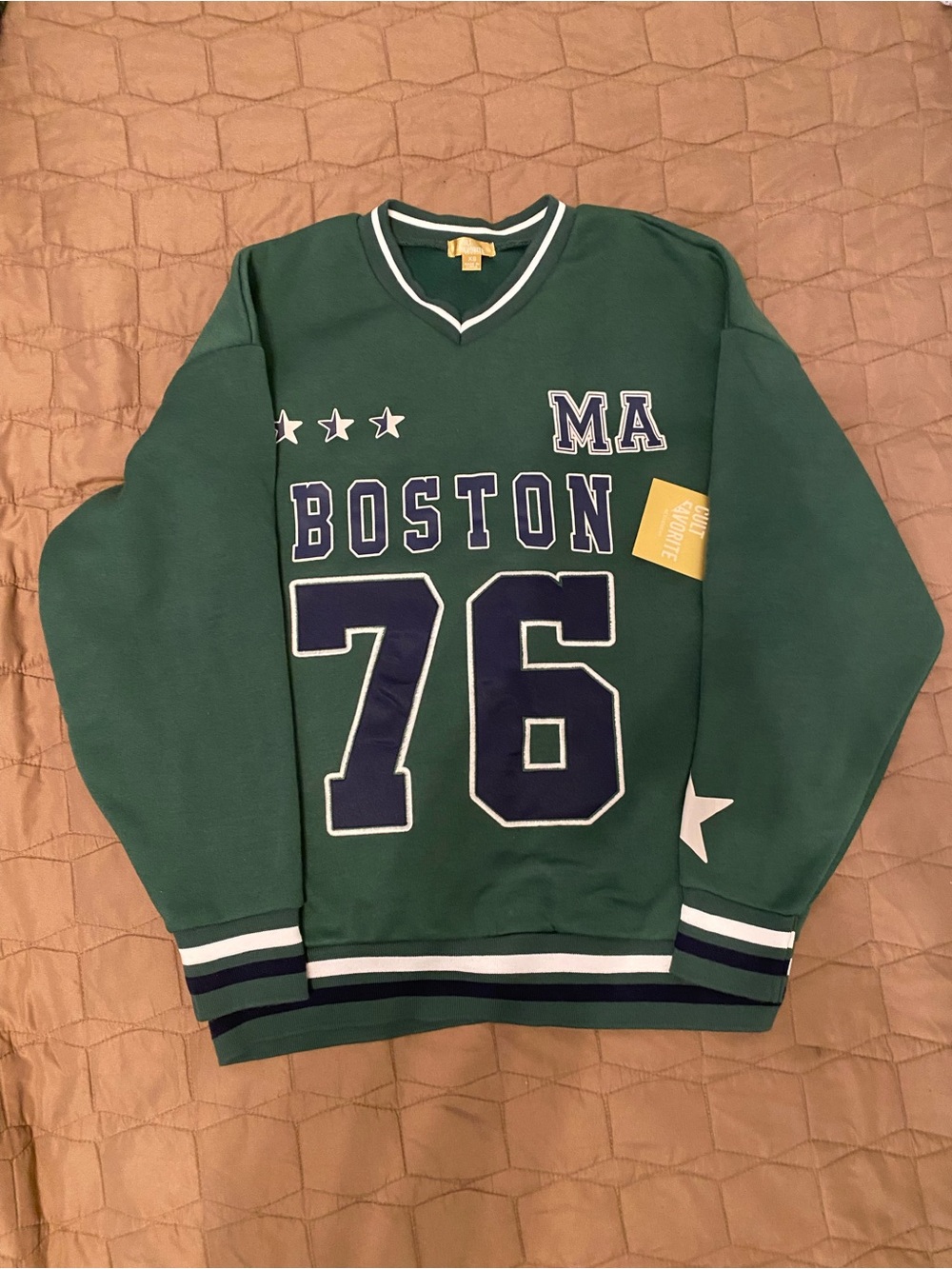 Boston XS. ‘76 Green Pullover V-Neck Sweatshirt